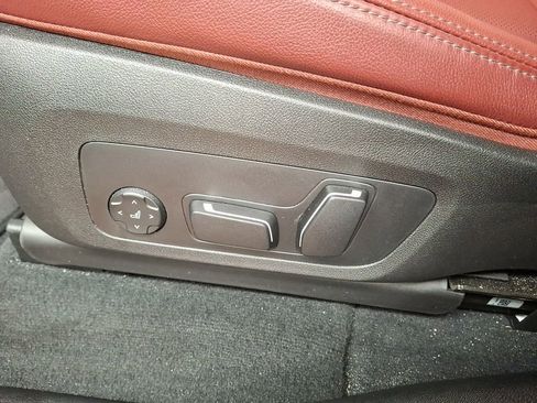 Used 2025 BMW X4 M40i image 9