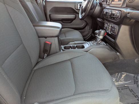 Used 2020 Jeep Gladiator Sport w/ Quick Order Package 24S AWD/4WD image 10