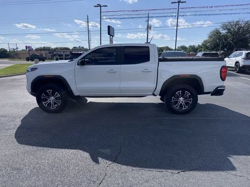 Used 2023 GMC Canyon AT4 w/ AT4 Premium Package AWD/4WD image 3