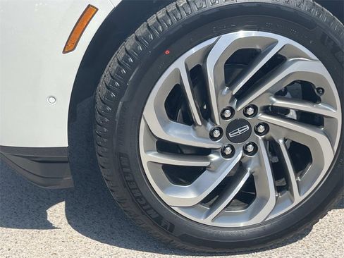 New 2025 Lincoln Navigator Reserve image 9