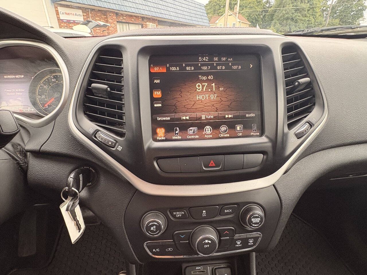 Used 2014 Jeep Cherokee Trailhawk w/ Cold Weather Group AWD/4WD image 28