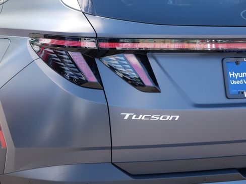 Certified 2025 Hyundai Tucson Limited AWD/4WD image 17
