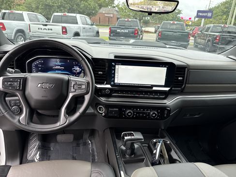 Used 2024 Chevrolet Silverado 1500 ZR2 w/ Technology Package AWD/4WD image 32