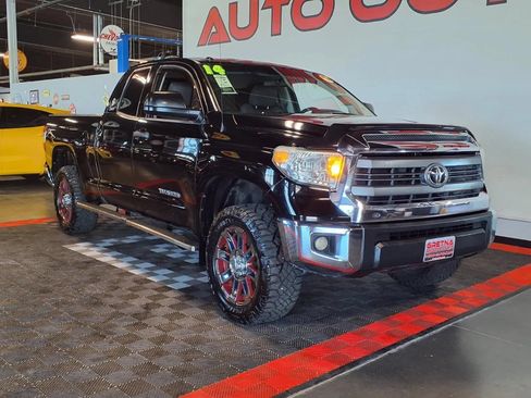 Used 2014 Toyota Tundra SR5 RWD image 2