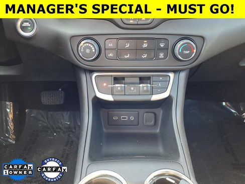 Used 2024 GMC Terrain SLE image 19