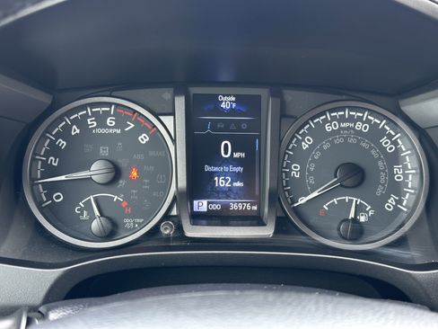 Used 2022 Toyota Tacoma TRD Off-Road w/ Technology Package image 40