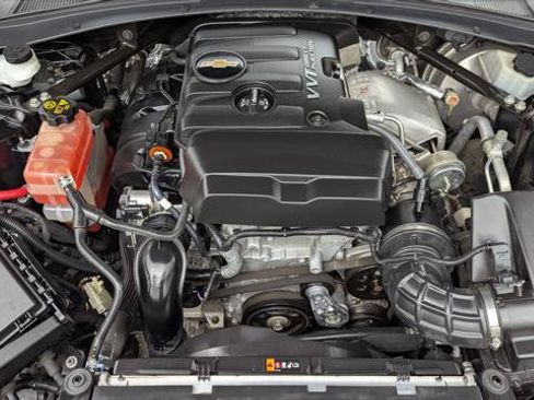 Used 2020 Chevrolet Camaro LT RWD image 28