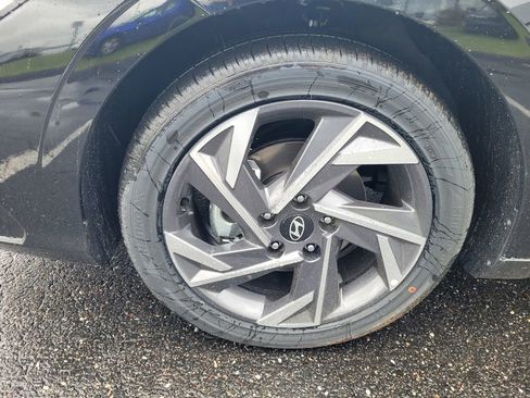 New 2026 Hyundai Elantra Limited FWD image 11