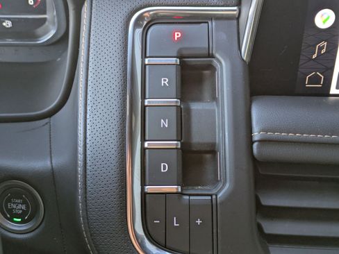 Used 2022 GMC Yukon AT4 image 20