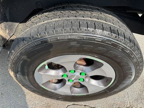 Used 2017 Jeep Wrangler Unlimited Sahara w/ Connectivity Group image 35