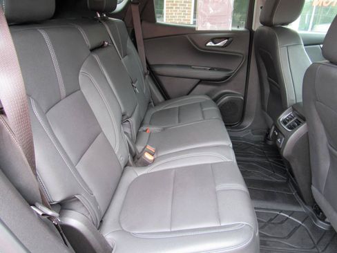 Used 2025 Chevrolet Blazer LT w/ Sound & Technology Package AWD/4WD image 36