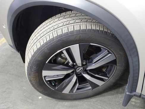 Used 2022 Nissan Rogue Platinum w/ Head-Up Display Package image 37