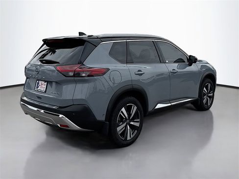 Used 2022 Nissan Rogue Platinum w/ Head-Up Display Package image 7