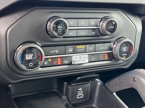 New 2026 Ford Bronco Outer Banks w/ Sasquatch Package image 21