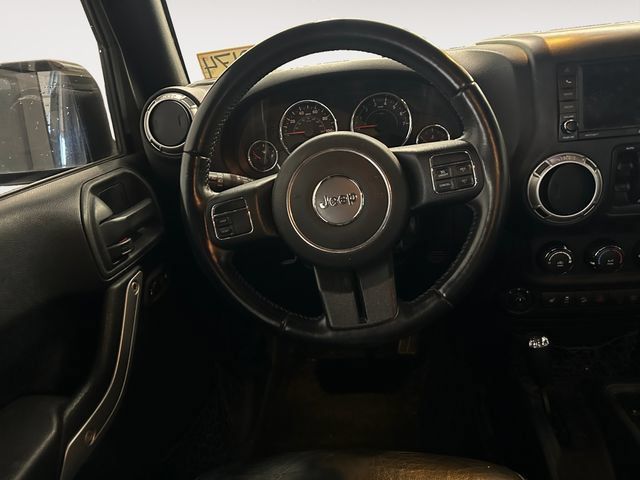 Used 2016 Jeep Wrangler Unlimited Sahara w/ Dual Top Group AWD/4WD image 12