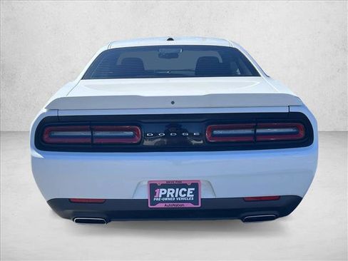 Used 2020 Dodge Challenger SXT image 6