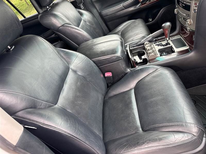 Used 2014 Lexus LX 570 4WD w/ Luxury Package image 22