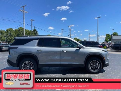 Used 2026 Chevrolet Traverse LT AWD/4WD image 8