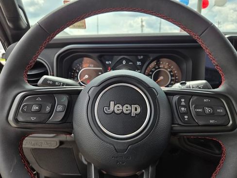 Used 2024 Jeep Wrangler Unlimited Rubicon w/ Technology Group AWD/4WD image 23