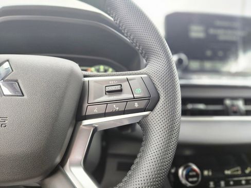 New 2025 Mitsubishi Outlander SE image 28