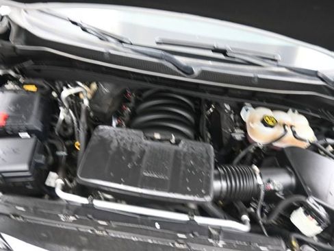 Used 2023 Chevrolet Suburban Premier image 34