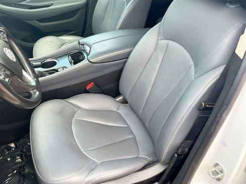 Used 2019 Buick Envision Essence FWD image 19