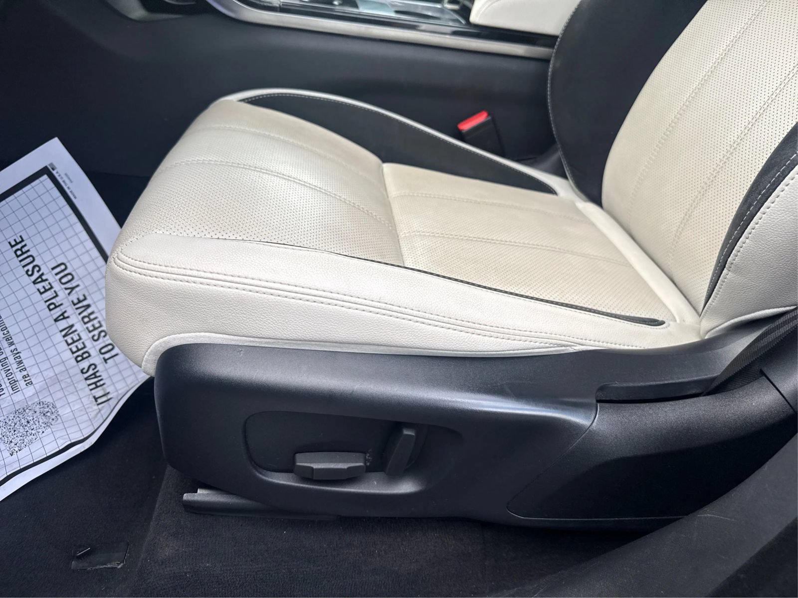 Used 2019 Land Rover Range Rover Velar R-Dynamic SE AWD/4WD image 17