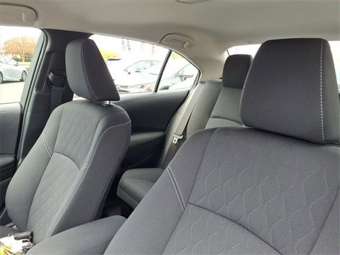 Used 2025 Toyota Corolla LE image 15