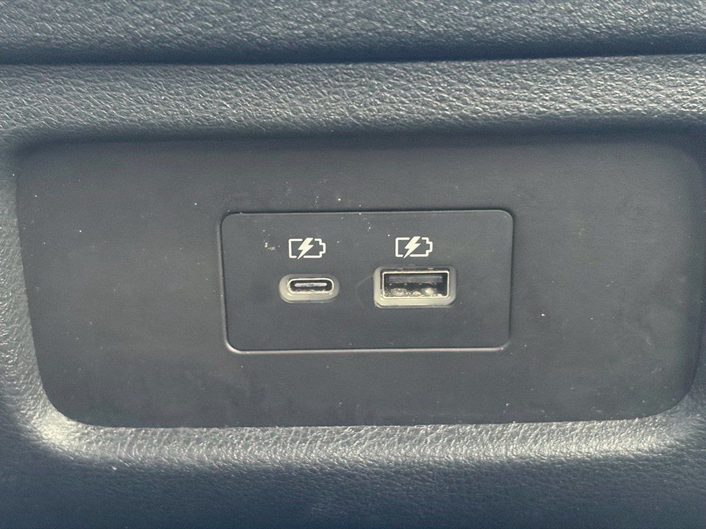 Used 2025 Nissan Pathfinder SV AWD/4WD image 16