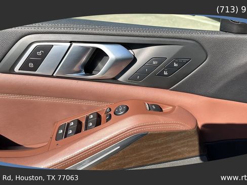 Used 2020 BMW X5 M50i w/ Luxury Seating Package image 21