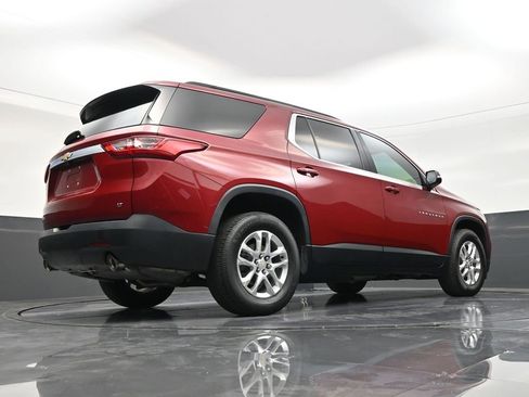 Used 2021 Chevrolet Traverse LT FWD image 25