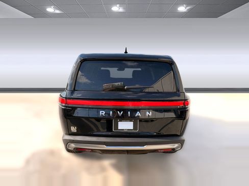 Used 2023 Rivian R1S Adventure image 10