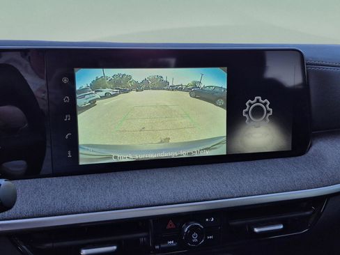 Certified 2025 Nissan Kicks SV AWD/4WD image 23