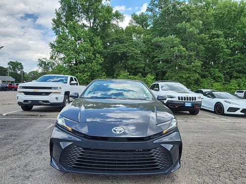 Used 2025 Toyota Camry LE image 8