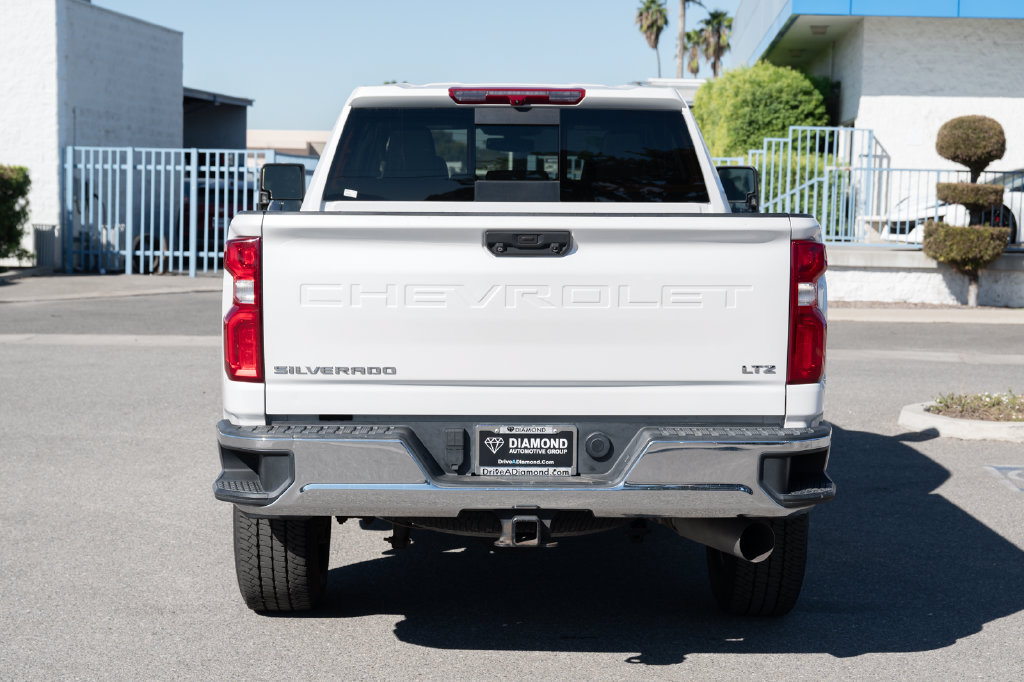 Used 2022 Chevrolet Silverado 2500 LTZ w/ LTZ Convenience Package AWD/4WD image 5