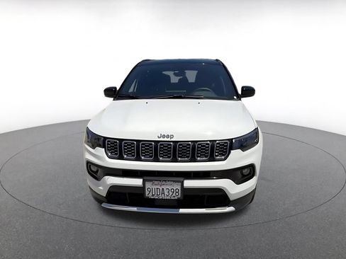 Used 2025 Jeep Compass Limited AWD/4WD image 3
