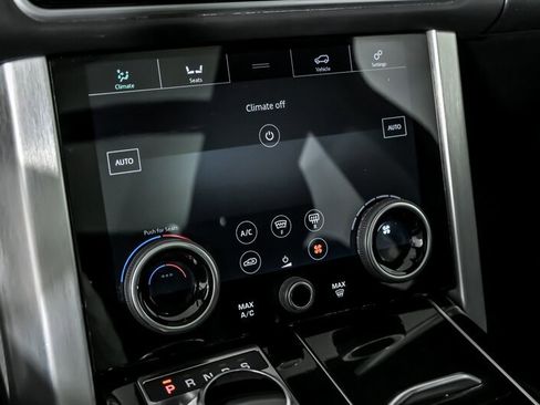 Used 2018 Land Rover Range Rover HSE image 32