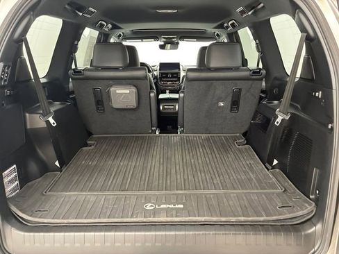 Used 2022 Lexus GX 460 Luxury w/ Sport Design Package AWD/4WD image 17