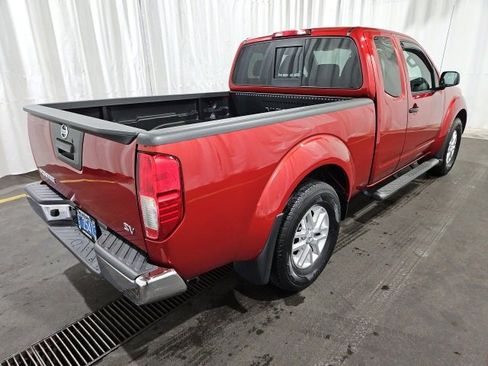 Used 2017 Nissan Frontier SV image 3