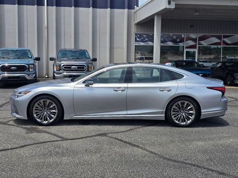 Used 2021 Lexus LS 500 w/ Interior Upgrade Package RWD image 23