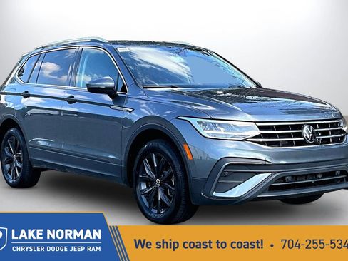 Used 2024 Volkswagen Tiguan SE image 1