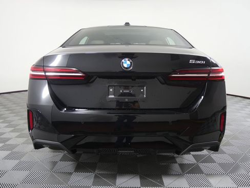 Certified 2026 BMW 530i image 4