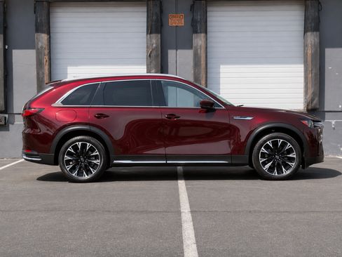 Used 2024 MAZDA CX-90 Plug-In Hybrid w/ Premium Pkg AWD/4WD image 2