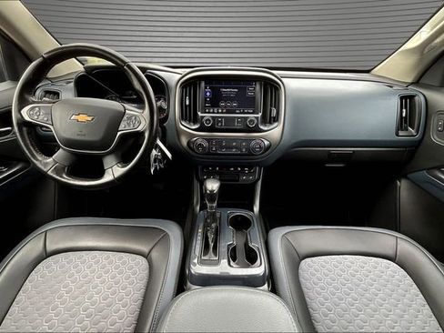 Used 2022 Chevrolet Colorado Z71 AWD/4WD image 8