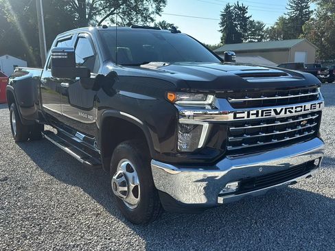 Used 2022 Chevrolet Silverado 3500 LTZ w/ LTZ Convenience Package AWD/4WD image 12
