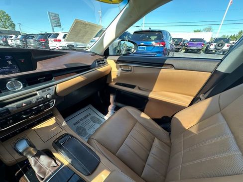 Used 2016 Lexus ES 350 w/ Luxury Package w/Wood Trim FWD image 20