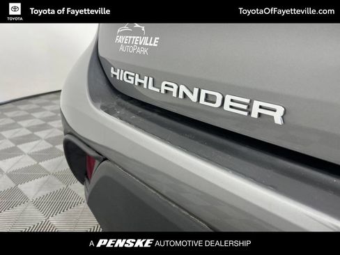 Certified 2026 Toyota Highlander XLE AWD/4WD image 4