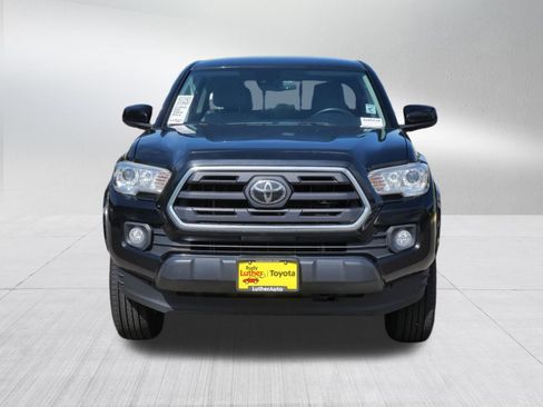 Used 2019 Toyota Tacoma SR5 AWD/4WD image 2
