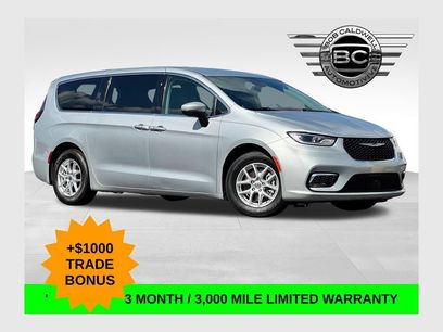 Used 2023 Chrysler Pacifica Touring-L