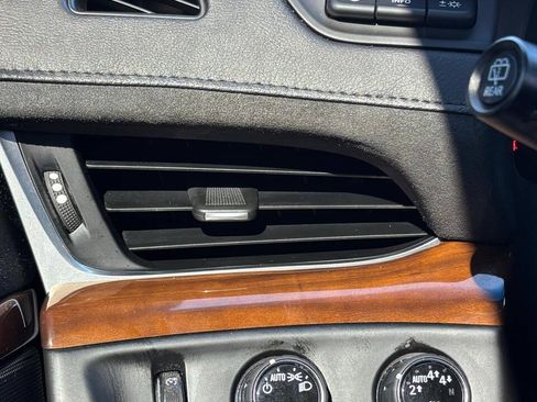 Used 2019 Cadillac Escalade ESV Luxury w/ LPO, Radiant Package AWD/4WD image 29